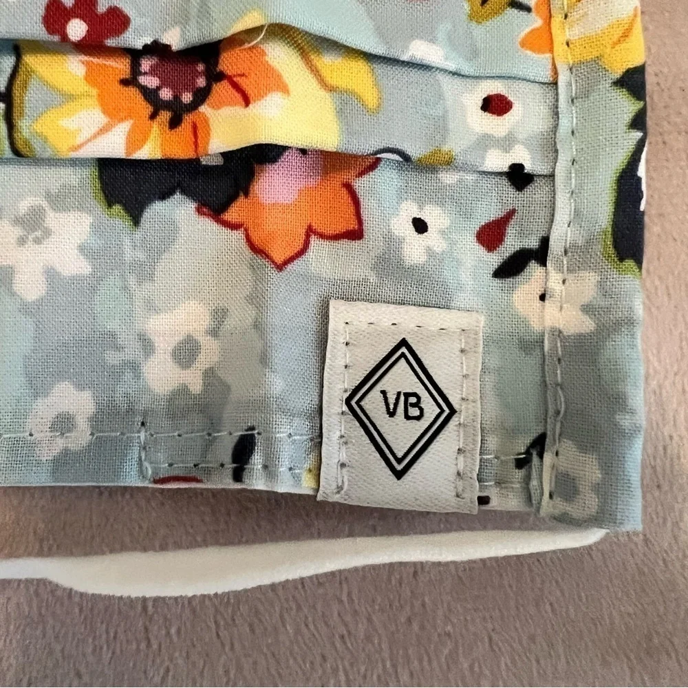 New VERA BRADLEY Floating Garden Youth Mask with Adjustable Elastic Blue Floral